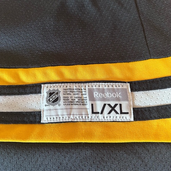 Boston Bruins Tim Thomas Youth L/XL Reebok Hockey Jersey - Picture 3 of 5